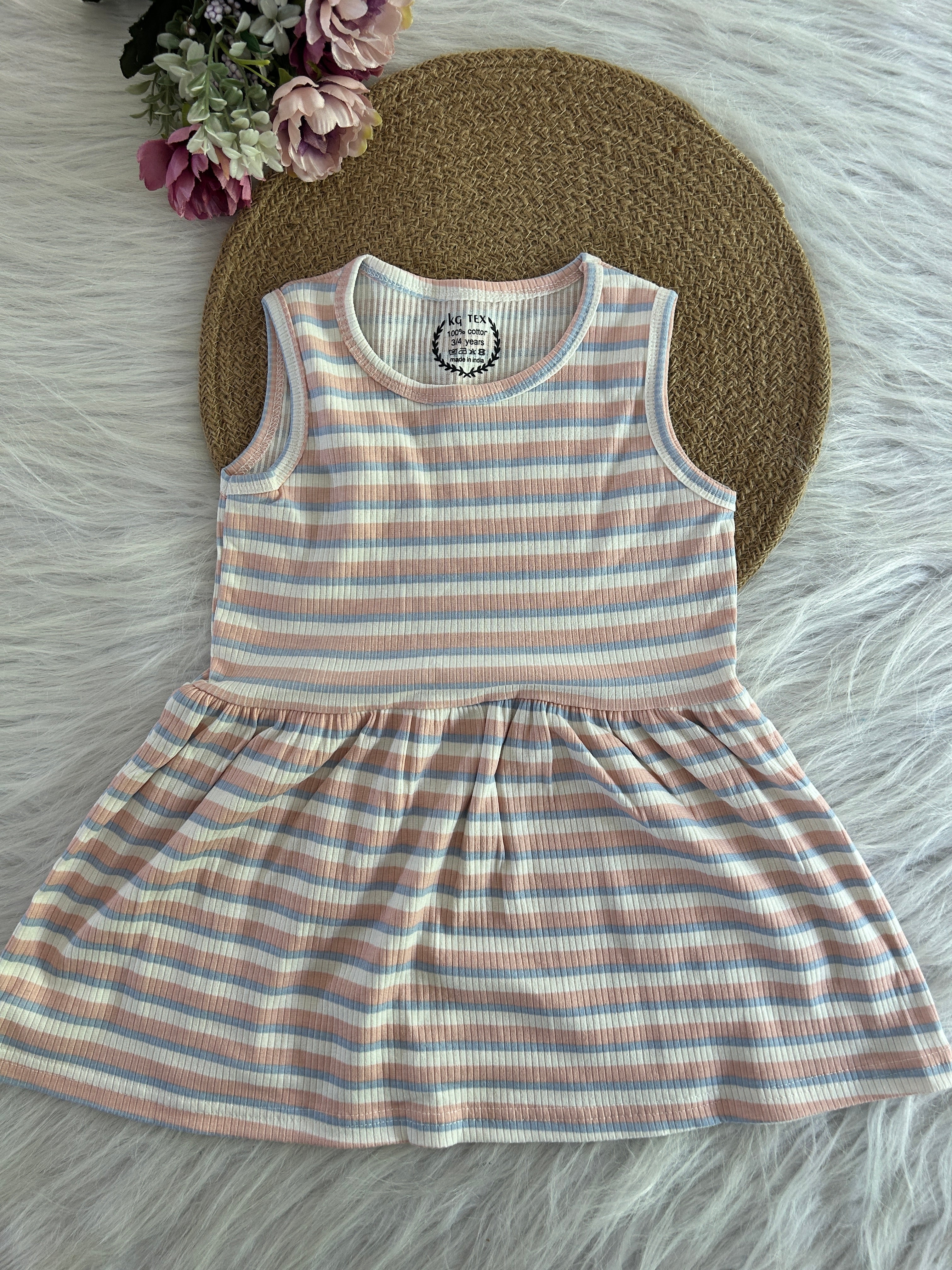 SLEEVELESS FROCKS 4-5 YERAS 1131
