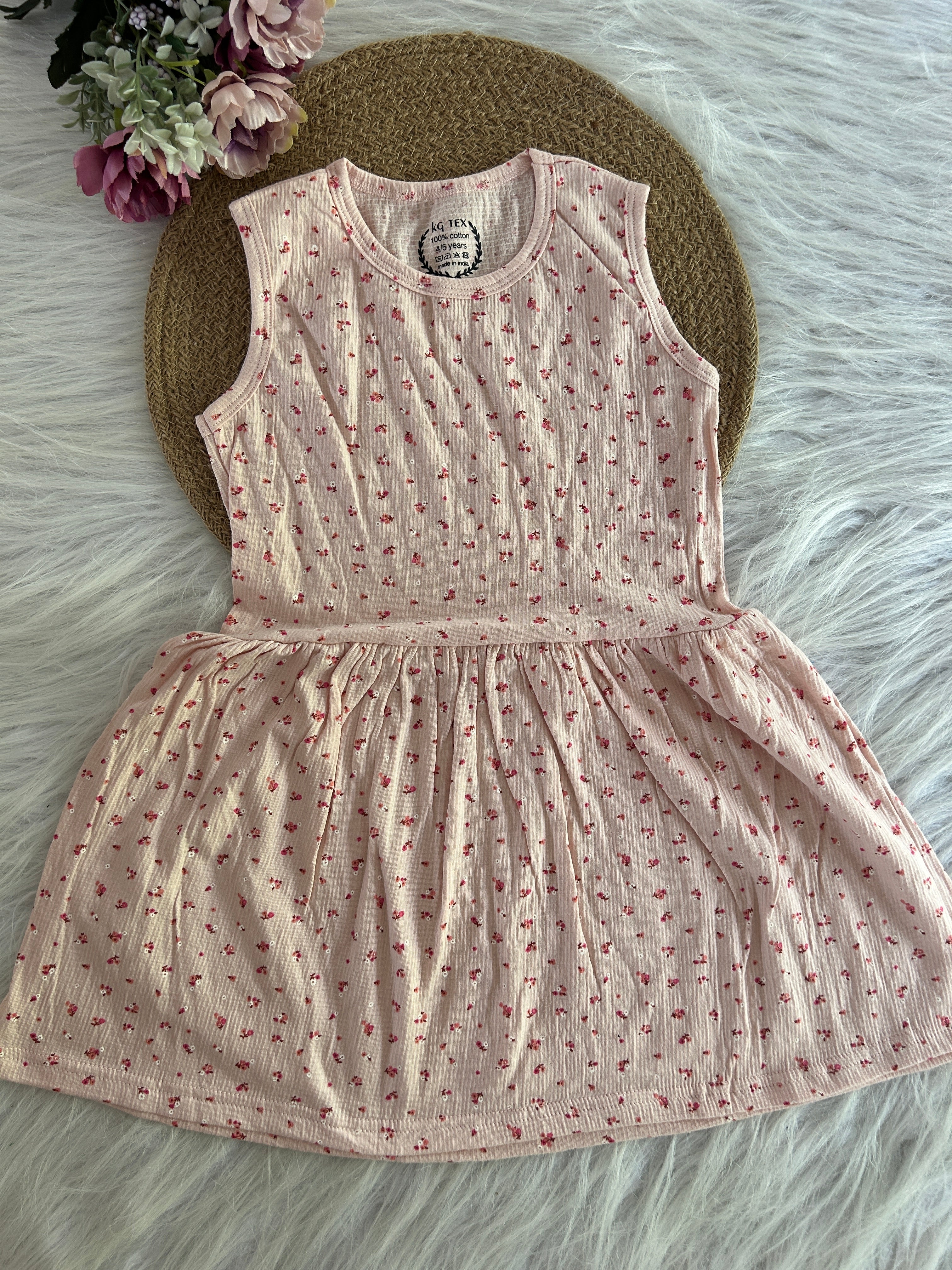 SLEEVELESS FROCKS 4-5 YERAS 1131