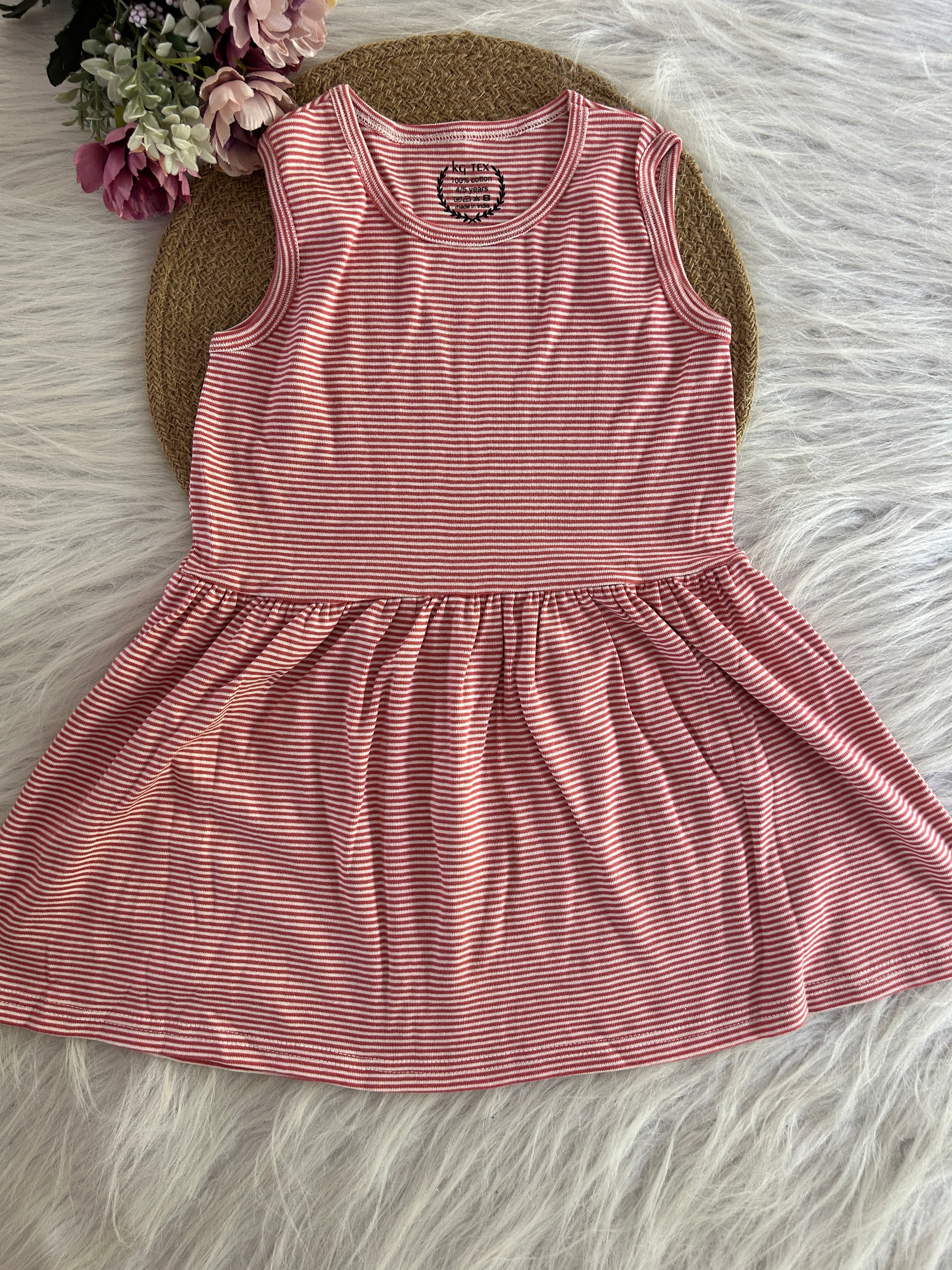 SLEEVELESS FROCKS 4-5 YERAS 1131