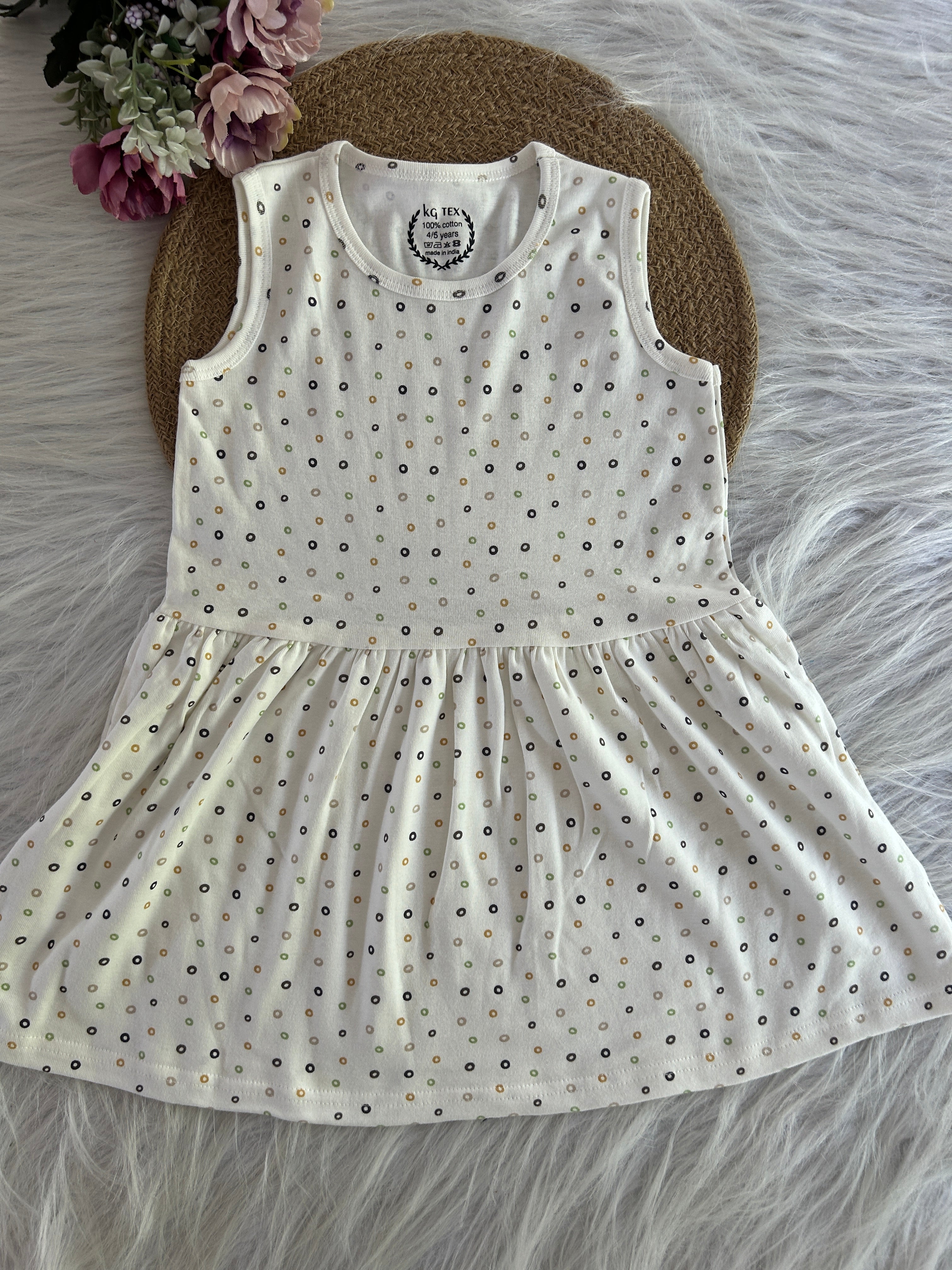 SLEEVELESS FROCKS 4-5 YERAS 1131