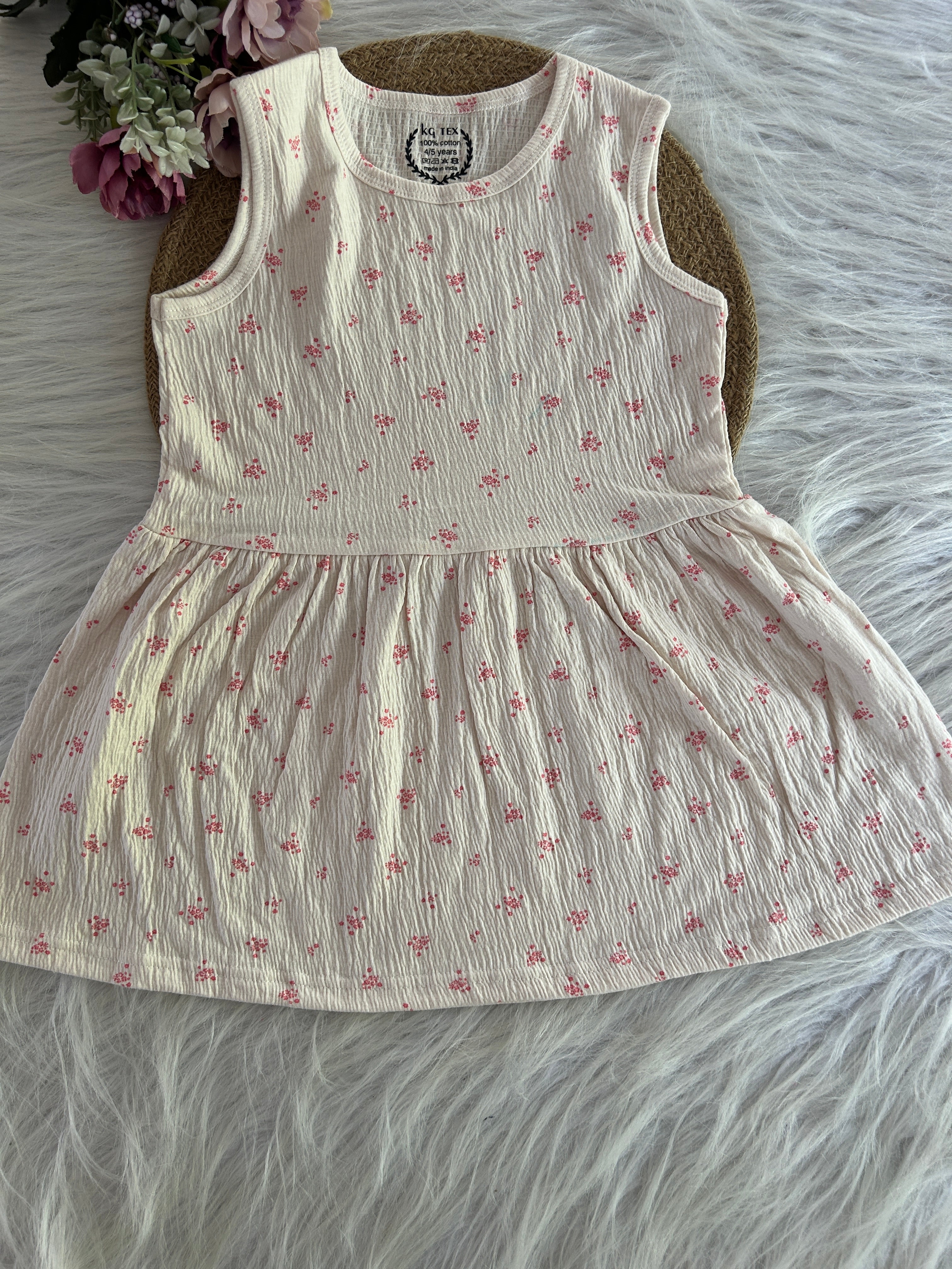 SLEEVELESS FROCKS 4-5 YERAS 1131